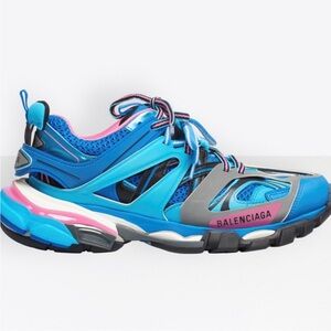 Balenciaga track sneakers 💗💙💗💙